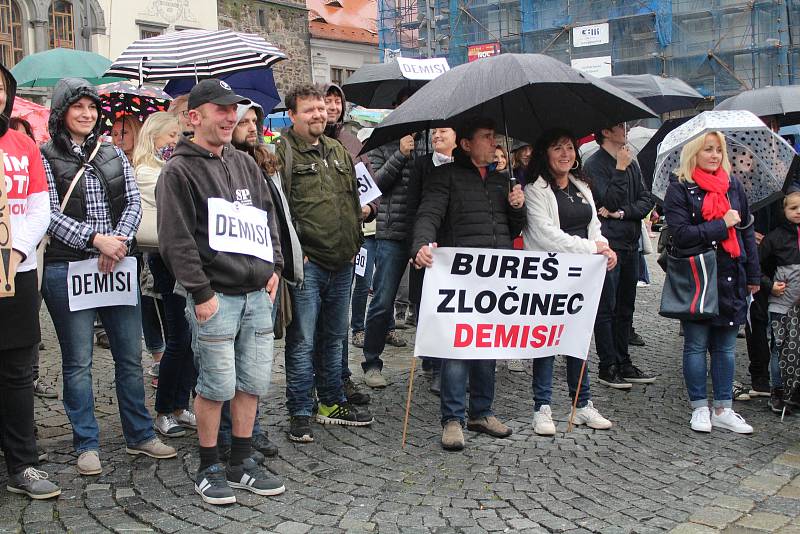 Demonstrace proti Andreji Babišovi a Marii Burešové v Klatovech.