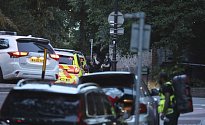 Policie u parku Forbury Gardens v anglickém Readingu, kde došlo k útoku nožem s oběťmi na životech