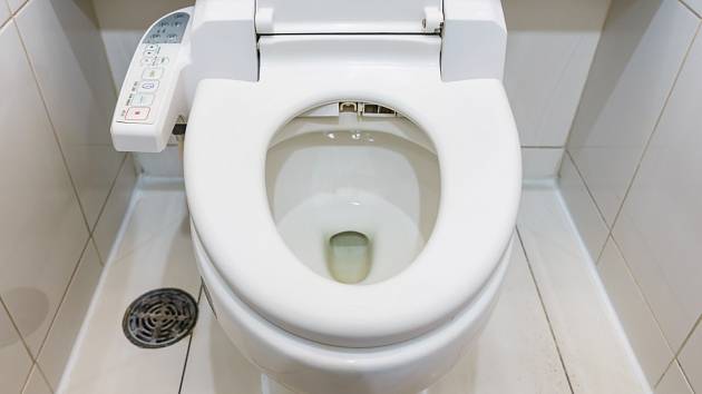 Kdo by nechtěl mít neustále čistý a voňavý záchod bez větší námahy. Právě tomu má pomoci superkluzká mísa, kterou vyvinuli vědci z Číny