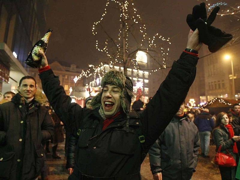 Silvestr bez alkoholu si mnoho Čechů nedokáže představit - ilustrační foto.