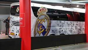 Autobus s fotbalisty Realu Madrid nakonec do Lipska dorazil.
