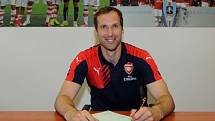 Petr Čech a jeho podpis smlouvy s Arsenalem