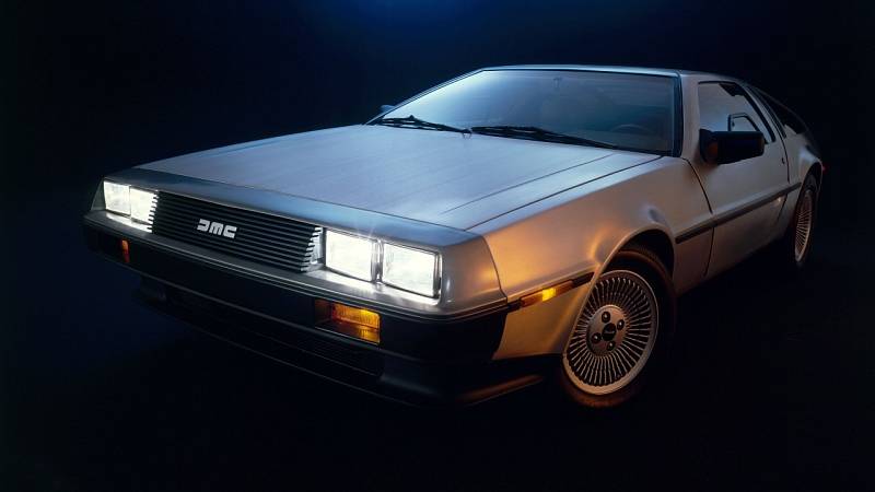 DeLorean DMC-12.