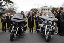 Donald Trump a motorky Harley-Davidson