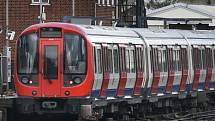 Výbuch zastavil londýnské metro.
