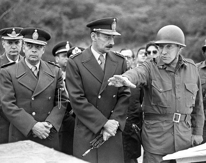 Představitelé vojensko-civilní argentinské diktatury Luciano Benjamín Menéndez, Jorge Rafael Videla a Antonio Domingo Bussi.