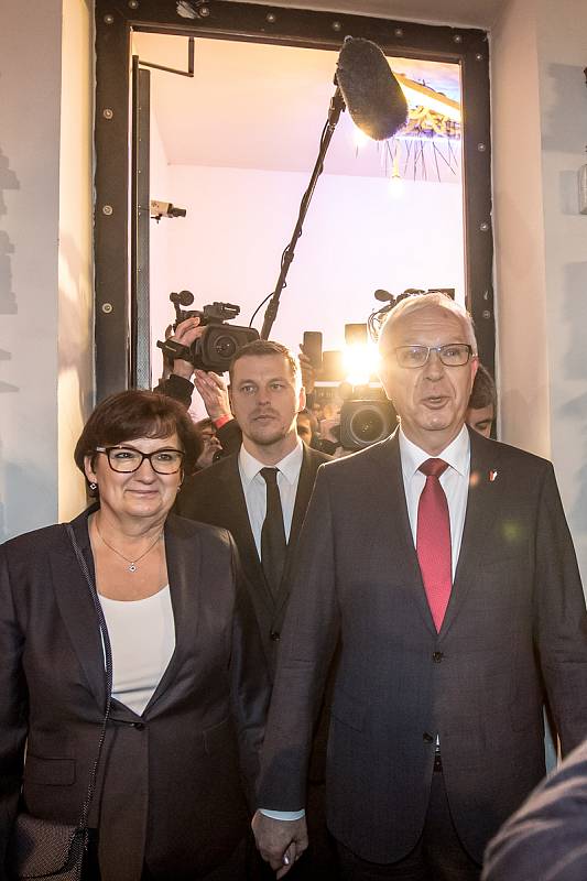 Volební štáb Jiřího Drahoše při prvním kole prezidentských voleb 13. ledna v Praze.