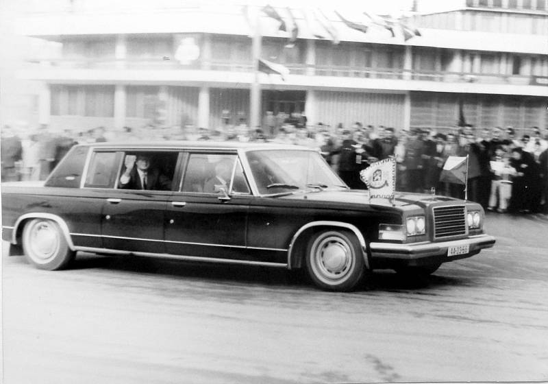 Prezident Československé socialistické republiky Gustáv Husák v Prešově na křižovatce ulic Hlavná, Levočská, Sabinovská a Duklianská, 6. října 1984