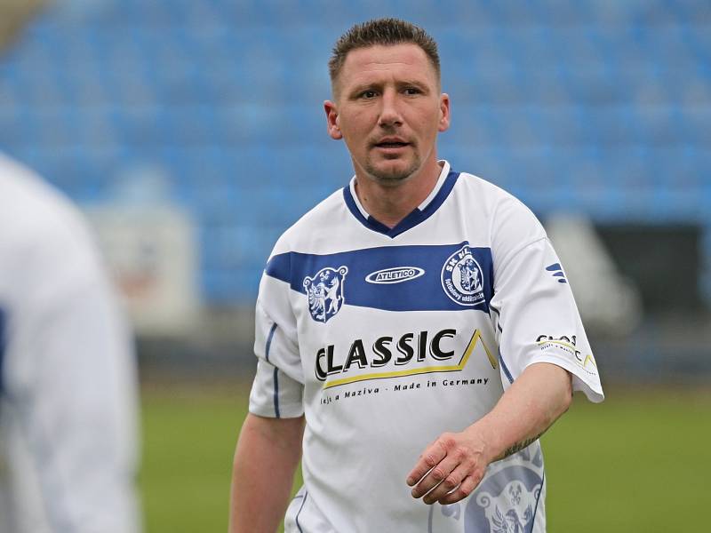 Exligista Václav Kalina trénuje fotbalový dorost v Kladně.
