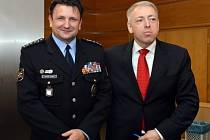 Policejní prezident Tomáš Tuhý a ministr vnitra Milan Chovanec.