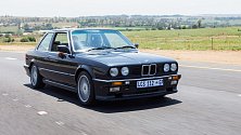BMW 333i (E30).