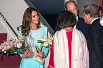 Kate a princ William po příletu do pákistánského Islámábádu..
