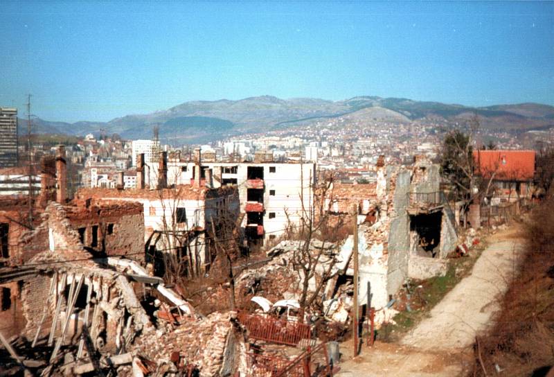 Oblast Sarajeva, zničená ostřelováním během obléhání v letech 1992 a 1993