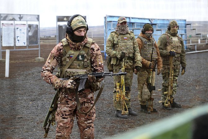 Cvičení vojáků ruské armády u Rostova na Donu na jihu Ruska. Ilustrační foto.
