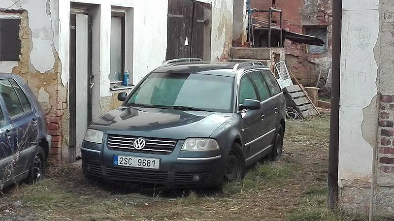 Volkswagen Passat z roku 2001 za 44 900 Kč