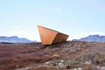 Projekt nazvaný Earth's Black Box představuje instalaci obří ocelové konstrukce v tasmánské pustině
