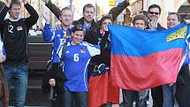 Lichtenštejnští fotbaloví fanouškové na českobudějovickém náměstí mířili v úterý na kvalifikační utkání na Střelecký ostrov.