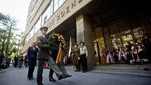 Pietní připomínku obětí srpnové okupace Československa armádami Varšavské smlouvy v roce 1968 si lidé připomněli 21. srpna před budovou Českého rozhlasu v Praze.