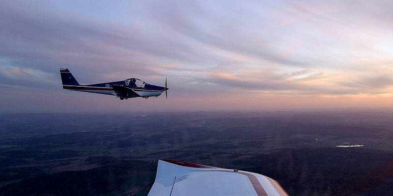 Čeští piloti jdou do boje proti nákaze. Nabízejí rozvoz zdravotnické pomoci