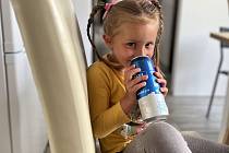 Pití ochucených pivních nápojů či nealko piv děti ohrožuje