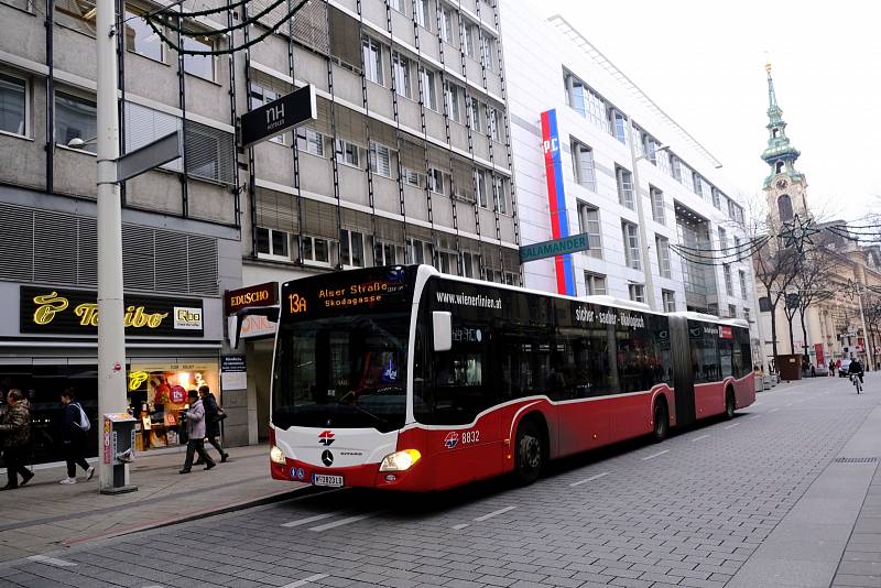 Městská hromadná doprava ve Vídni. Wiener Linien.