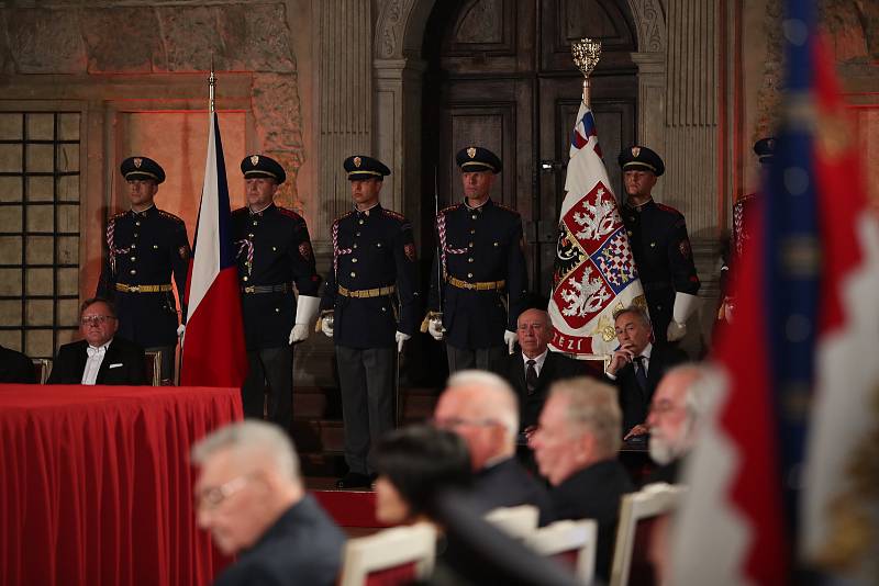 Předávání státních vyznamenání na Pražském hradě 28. října