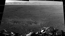 Jeden z prvních snímků ve vysokém rozlišení, které na Marsu pořídilo vozítko Curiosity.