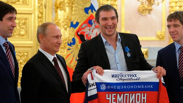 Hokejistu Alexandra Ovečkina pojí s ruským vůdcem Putinem velice blízký přátelský vztah