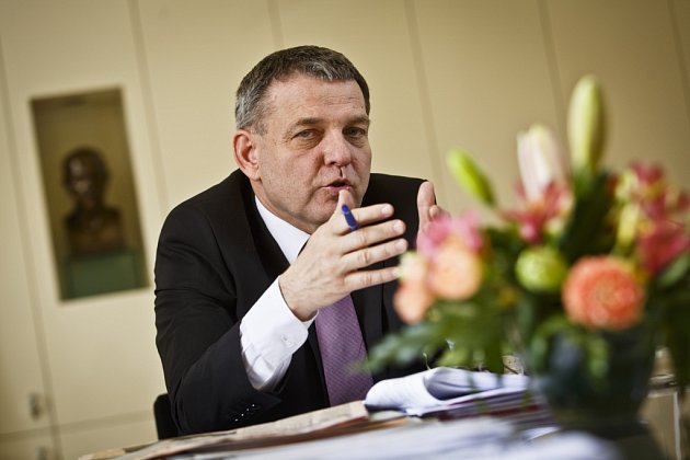 Ministr zahraničí Lubomír Zaorálek poskytl rozhovor Deníku.
