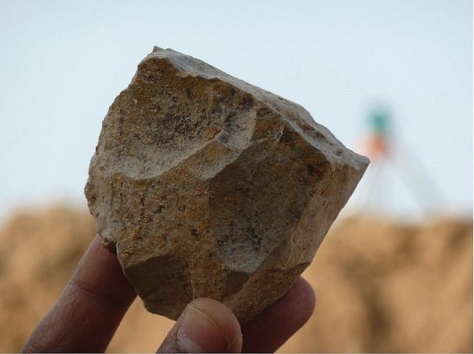 Kamenný nástroj z naleziště Ain Boucherit