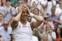 Česká tenistka Barbora Strýcová se raduje z postupu do semifinále Wimbledonu.