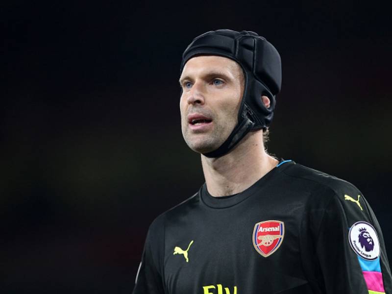 Brankář Arsenalu Petr Čech.