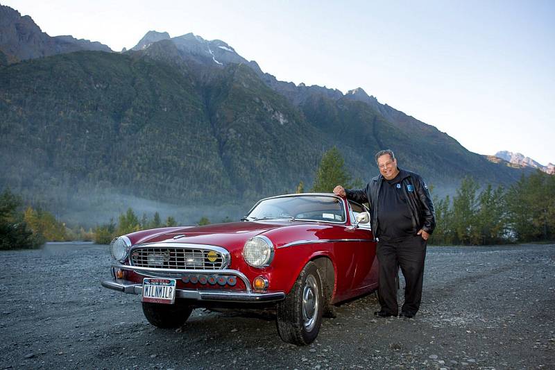 Američan Irv Gordon a jeho Volvo P1800 s rekordním počtem kilometrů.