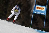 Česká lyžařka Ester Ledecká na trati superobřího slalomu v Cortině d'Ampezzo.