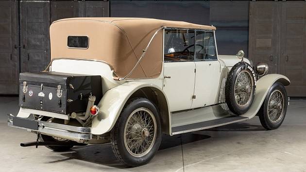 Hispano Suiza - 1929, majitel Pavel Beran, vozidlo po německé závodnici Heidi Hetzer, která s ním absolvovala cestu kolem světa, karoserie od pařížské firmy Belvallette