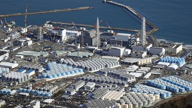 Pohled na areál japonské jaderné elektrárny Fukušima na snímku z února 2021.