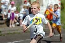 Skok z místa, hod míčkem, běh na padesát metrů a štafeta. Takový byl program 4. sportovního dne pro mateřské školy, který v úterý 7. června 2011 uspořádala Základní škola Jana Palacha v Kutné Hoře. Klání se zúčastnilo asi sto šedesát předškoláků.