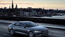 Volvo S90.