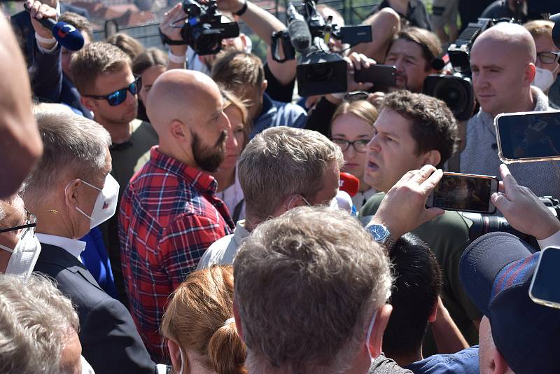 Andrej Babiš mladší narušil start kampaně ANO v Ústí nad Labem
