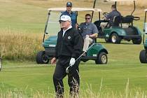 Americký prezident Donald Trump na golfu