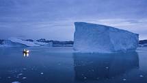 Ledovec na východě Grónska. Ilustrační snímek