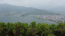 Jezero Phewa , Phewa Tal nebo Fewa Lake. Je to druhé největší jezero v Nepálu.