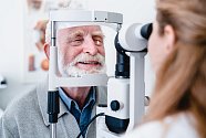 Od února 2021 vystavují všeobecní praktičtí lékaři pacientům ve věku od 45 do 61 let doporučení na preventivní vyšetření u oftalmologa