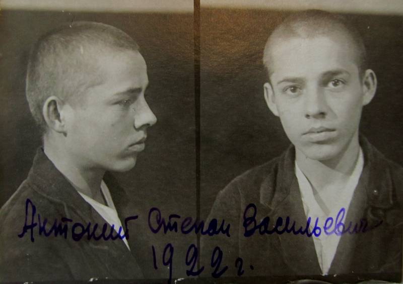 Štěpán Antonij při zatčení. Foto Státní archiv Zakarpatské oblasti _ÚSTR