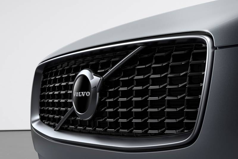 Moderniované Volvo XC90 (2020)