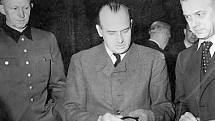 Alfred Jodl, Hans Frank a Alfred Rosenberg během Norimberského procesu