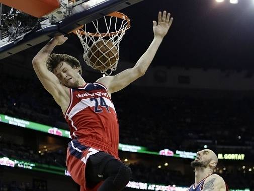 Jan Veselý si v zámořské NBA vylepšil střelecké maximum v této sezoně na 12 bodů, přidal sedm doskoků a pomohl Washingtonu k vítězství 102:96 na hřišti New Orleans.