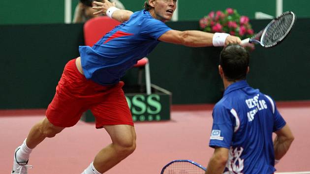 Tomáš Berdych a Radek Štěpánek během čtvrtfinále Davis Cupu proti Argentině.