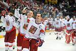 Čeští hokejisté slaví vítězství v semifinále proti Švédsku 3:2 na MS.