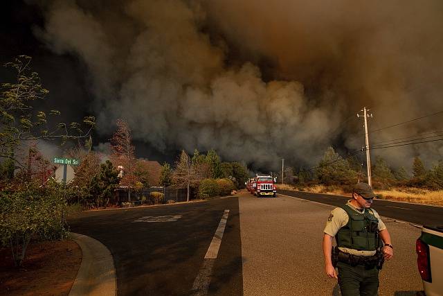 Sever Kalifornie zachvátil rozsáhlý požár